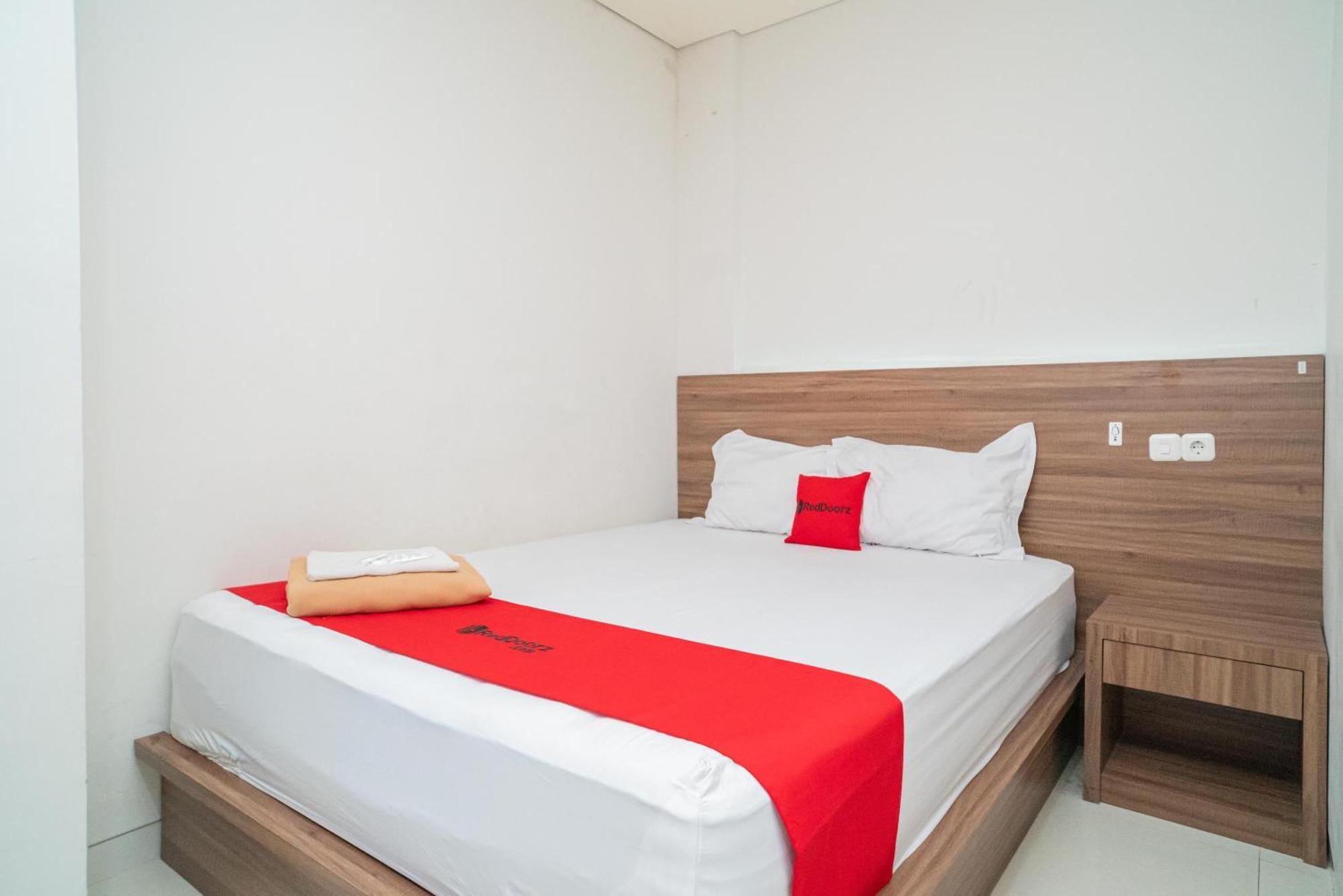 Reddoorz Plus @ Jalan Pemuda Timur 보조네고로 외부 사진
