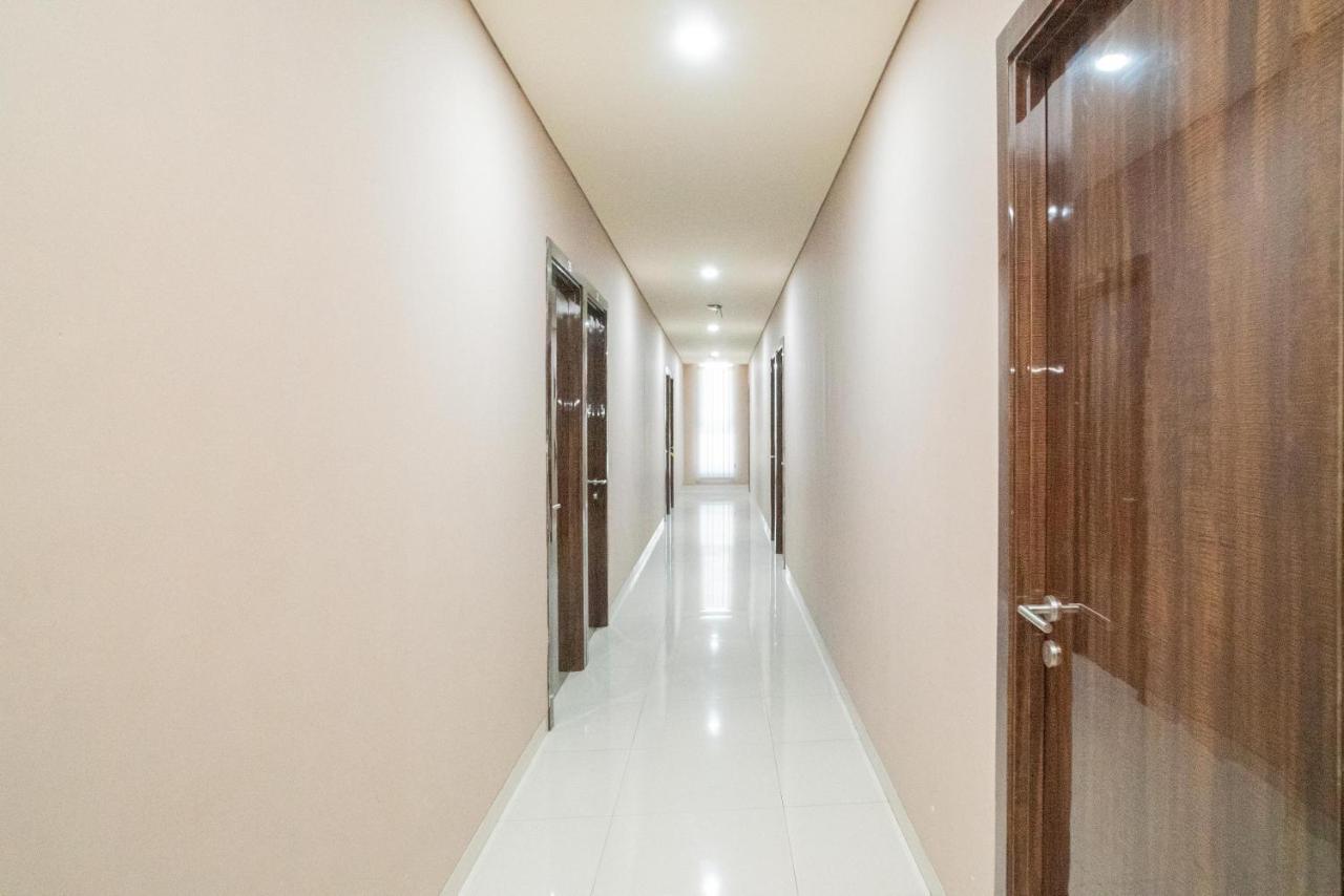 Reddoorz Plus @ Jalan Pemuda Timur 보조네고로 외부 사진