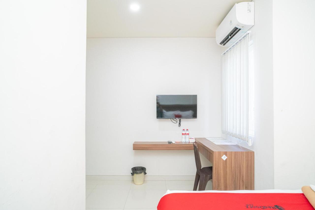 Reddoorz Plus @ Jalan Pemuda Timur Bojonegoro 호텔 외부 사진